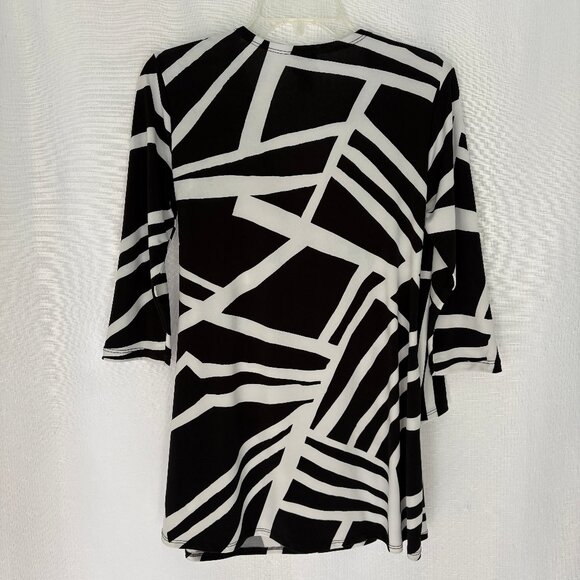 CLARA SUN WOO Geometric 3/4 Sleeve Crossover Tie Top - Picture 2 of 4